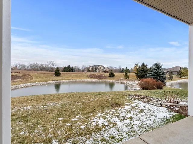 $484,900 | 1920 Ravenswood Lane, Manitowoc, WI 54220