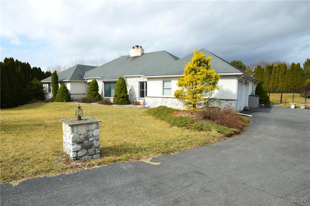 4678 Fairway Road Bethlehem, PA 18020 - Photo 1 of 19 Gallery Image 1