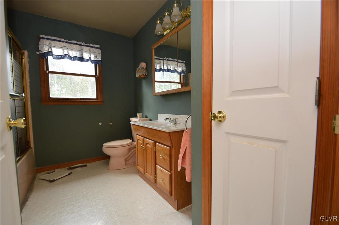 4678 Fairway Road Bethlehem, PA 18020 - Photo 15 of 19 Gallery Image 15