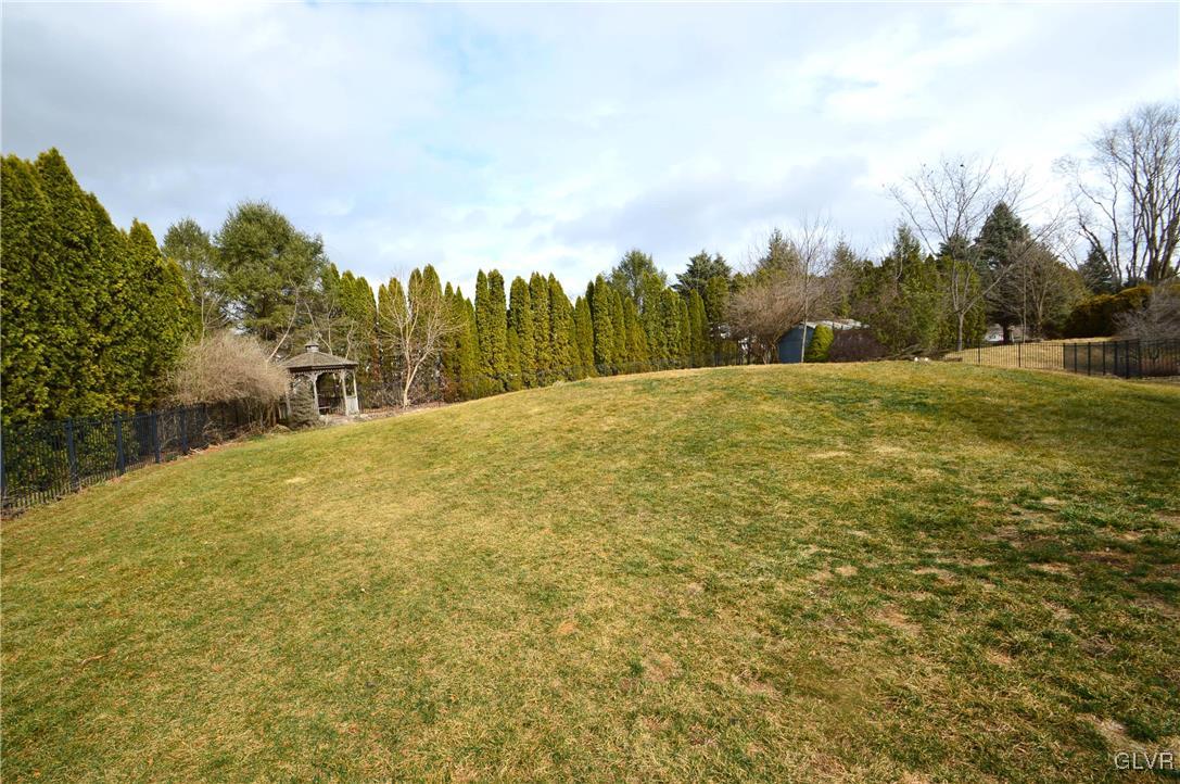 4678 Fairway Road Bethlehem, PA 18020 - Photo 17 of 19 Gallery Image 17