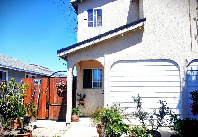 $1,089,999 | 230-232 West 15th Street, San Pedro, CA 90731