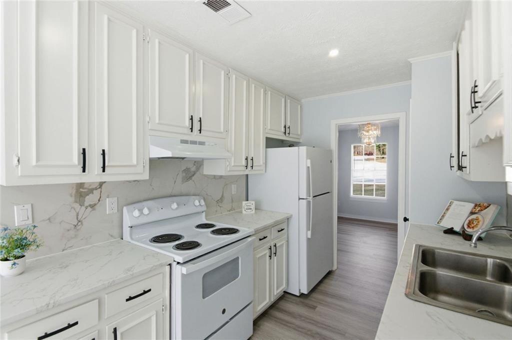 1999 Sewing Circle Lithonia, GA 30058 - Photo 14 of 31