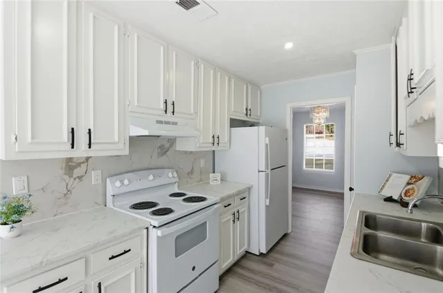 $279,900 | 1999 Sewing Circle, Lithonia, GA 30058