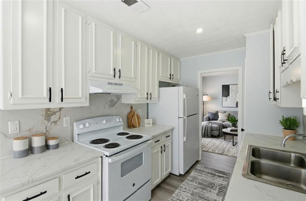 1999 Sewing Circle Lithonia, GA 30058 - Photo 16 of 31