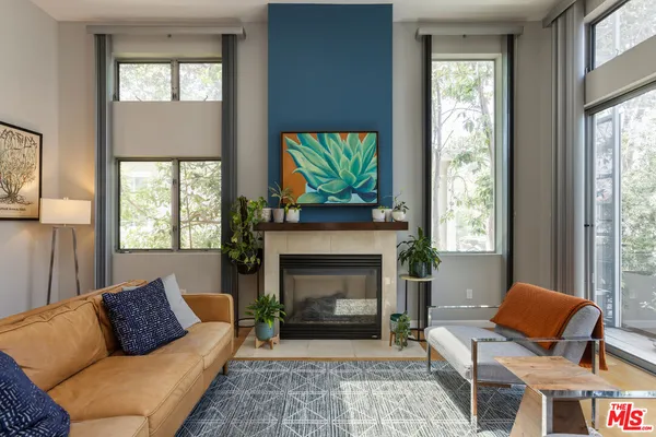$1,200,000 | 5936 Barton Avenue, Los Angeles, CA 90038