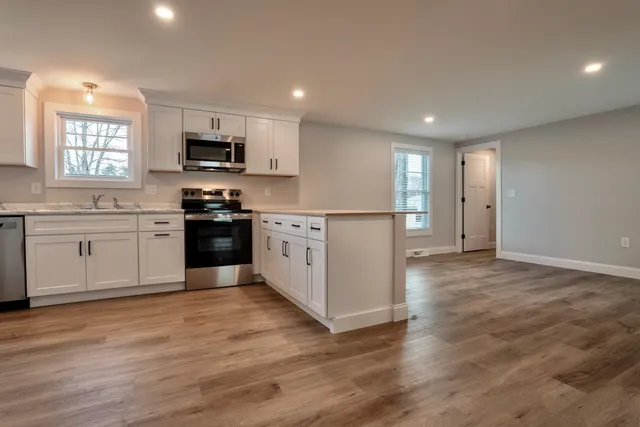 $224,900 | 14 South Emperor Drive, Concord, NH 03303