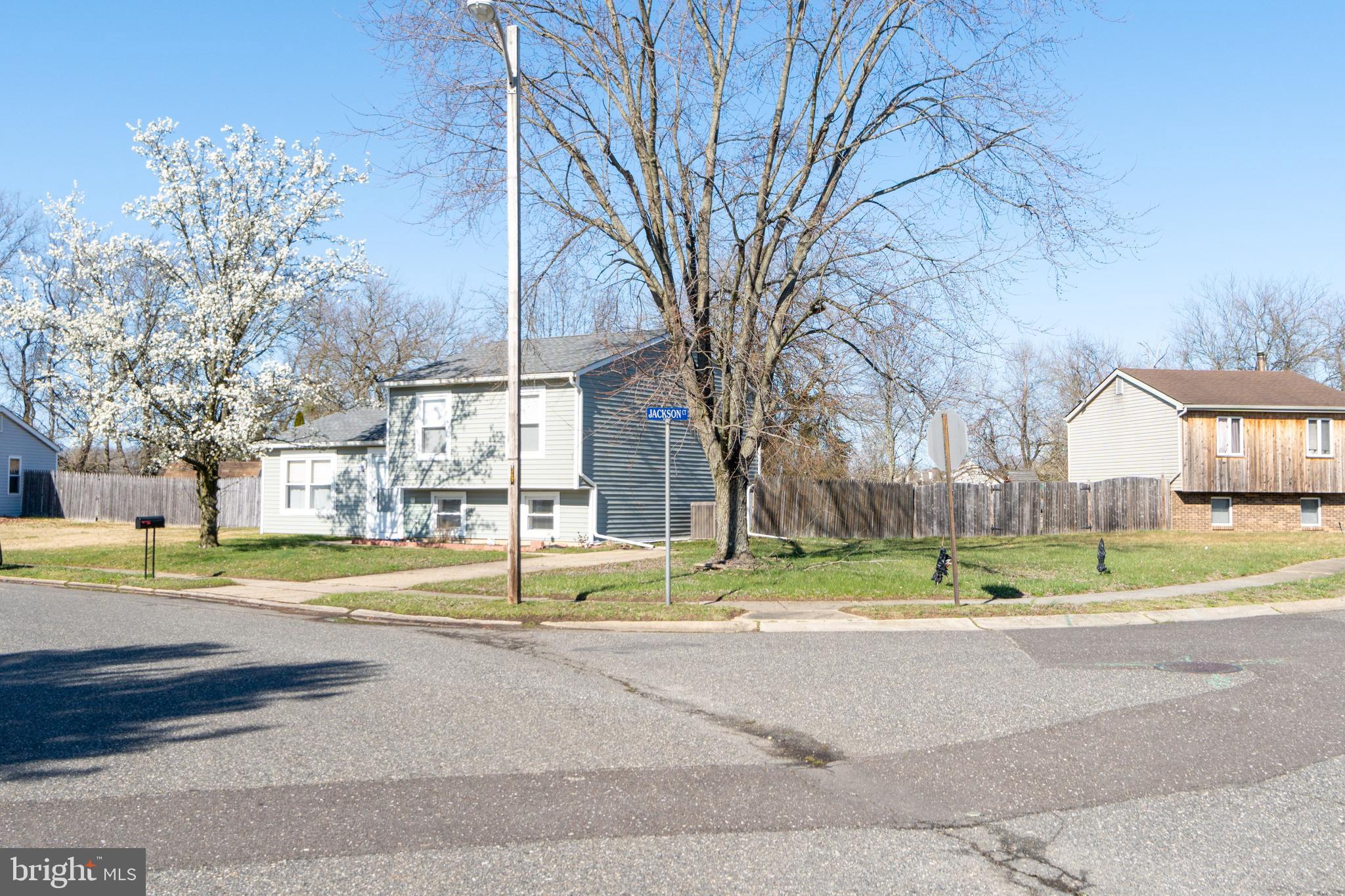 27 Jackson Lane Sicklerville, NJ 08081 - Photo 22 of 22 Court view