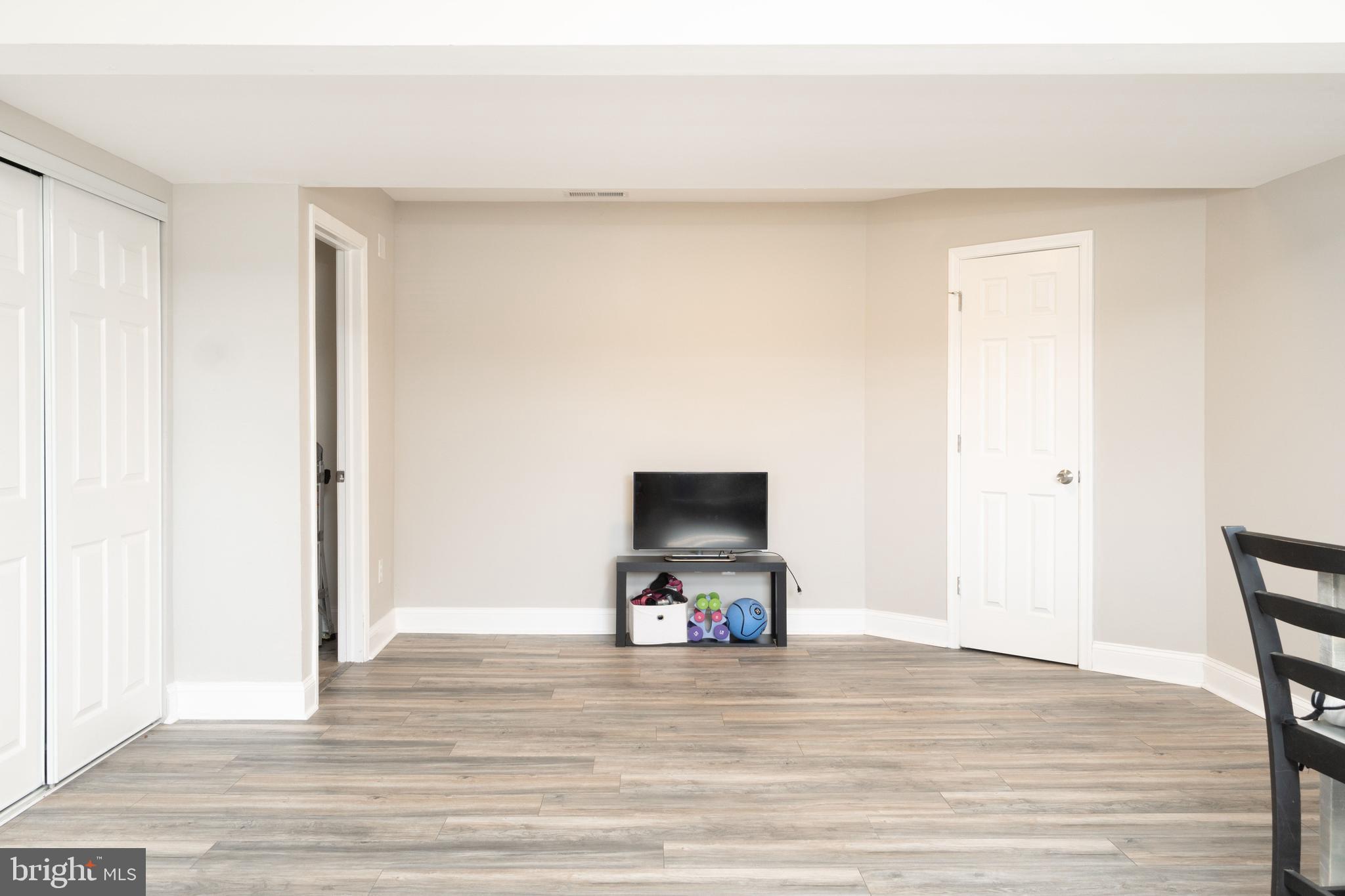 27 Jackson Lane Sicklerville, NJ 08081 - Photo 4 of 22 Lower level