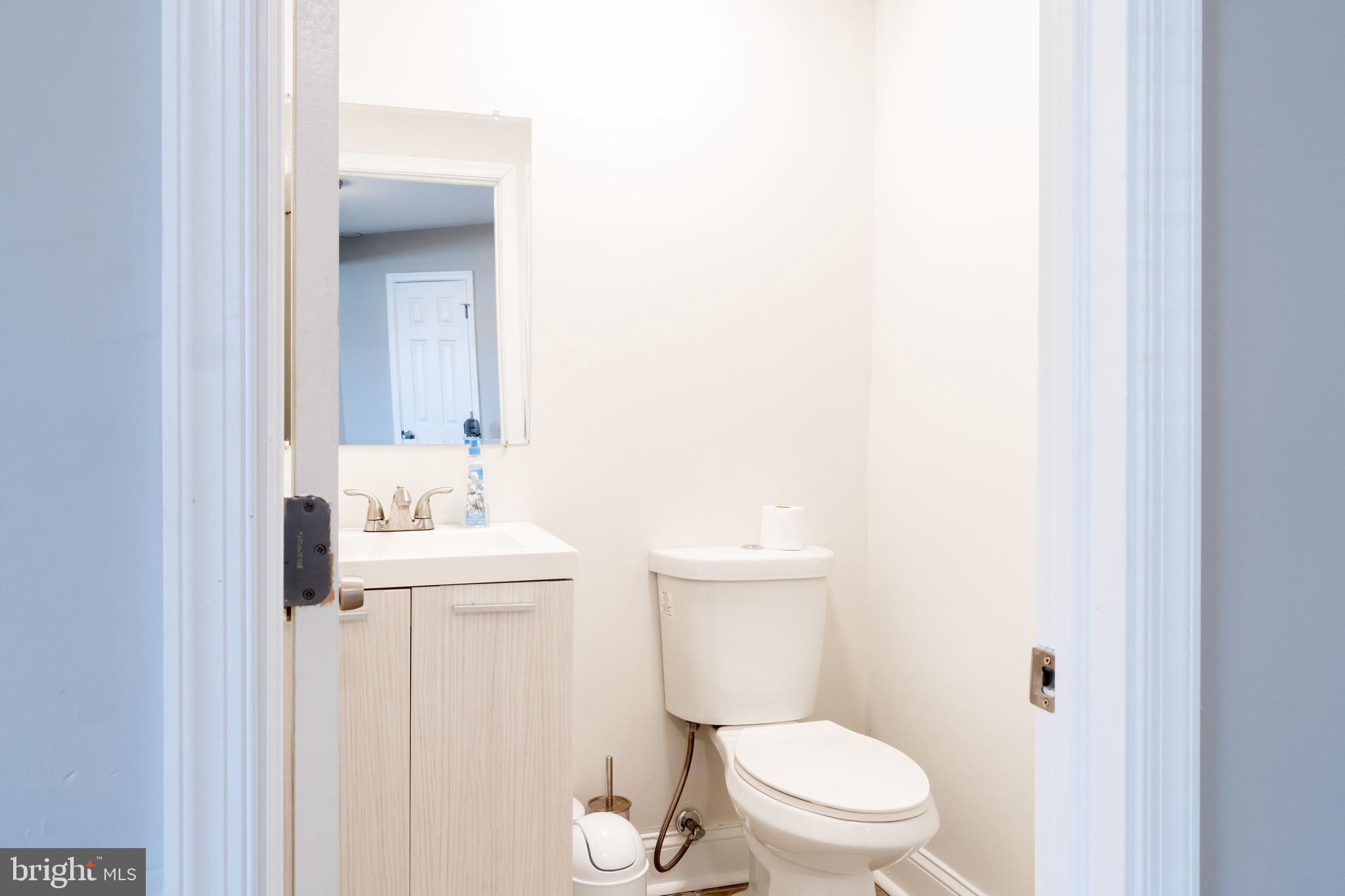 27 Jackson Lane Sicklerville, NJ 08081 - Photo 6 of 22 Lower level half bathroom