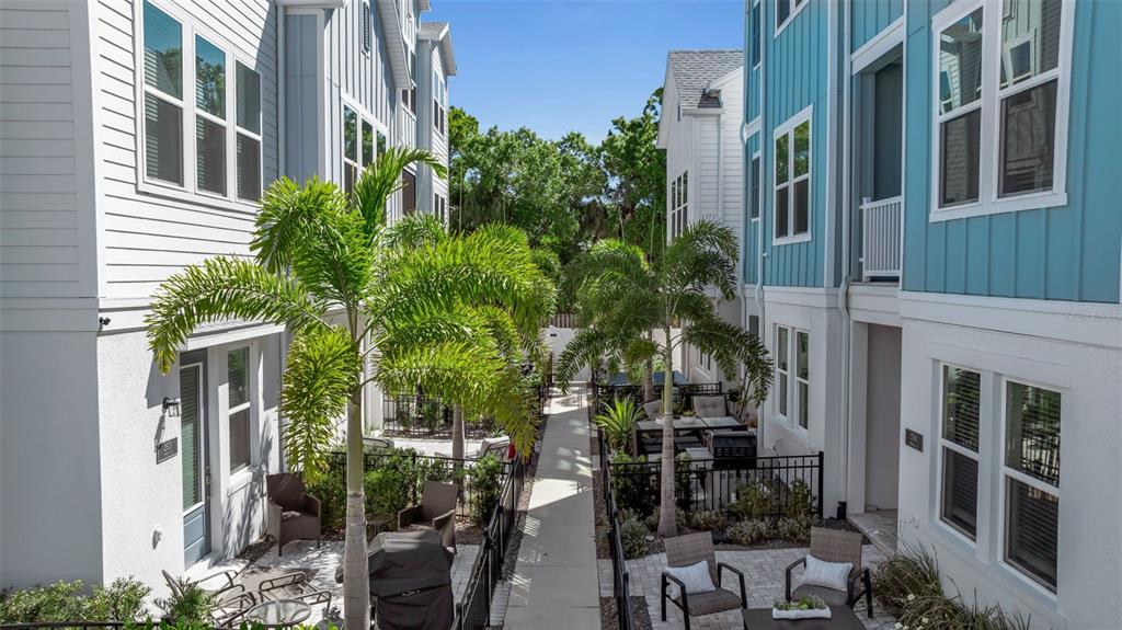 2554 Ruffing Court Sarasota, FL 34237 - Photo 3 of 32 a view of outdoor space and yard