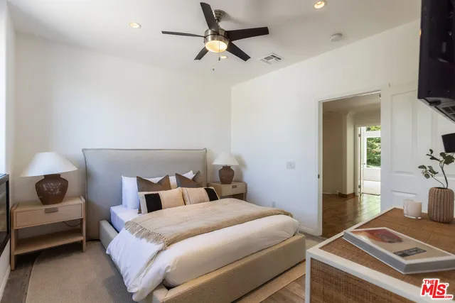 $1,695,000 | 5985 Vista De La Luz, Woodland Hills, CA 91367