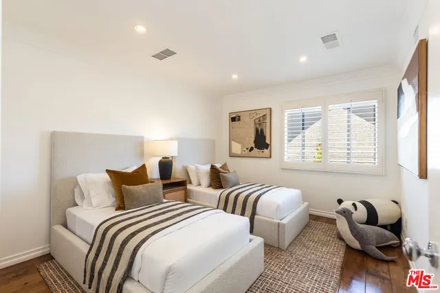 $1,695,000 | 5985 Vista De La Luz, Woodland Hills, CA 91367