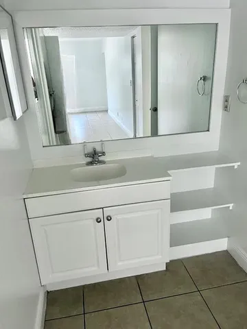 $2,000 | 4394 Northwest 9th Avenue, Unit 212A, Deerfield Beach, FL 33064