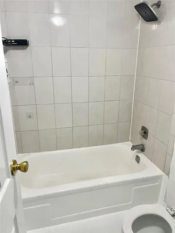 $2,000 | 4394 Northwest 9th Avenue, Unit 212A, Deerfield Beach, FL 33064