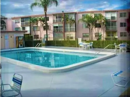 $2,000 | 4394 Northwest 9th Avenue, Unit 212A, Deerfield Beach, FL 33064