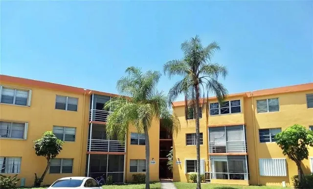 $2,000 | 4394 Northwest 9th Avenue, Unit 212A, Deerfield Beach, FL 33064