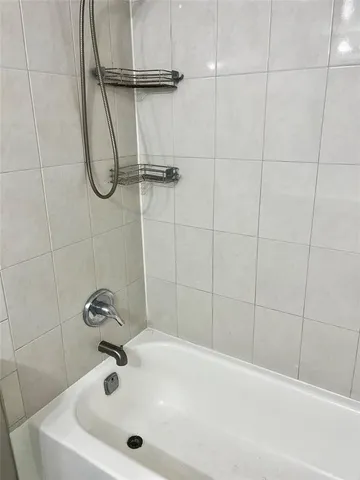 $2,000 | 4394 Northwest 9th Avenue, Unit 212A, Deerfield Beach, FL 33064