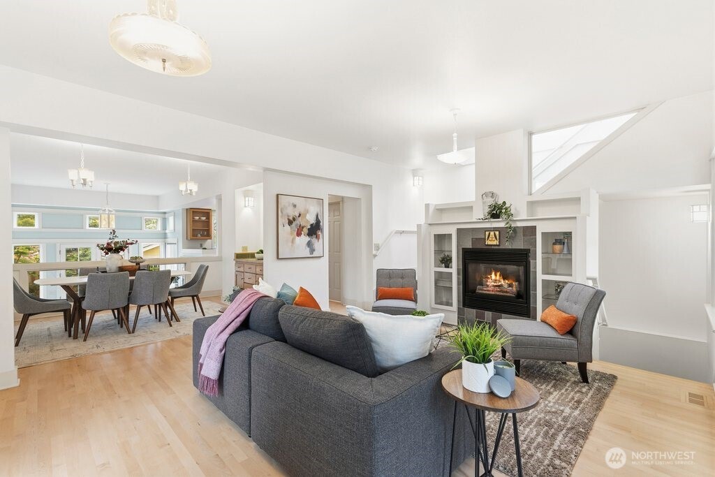108 North 54th Street Seattle, WA 98103 - Photo 4 of 36