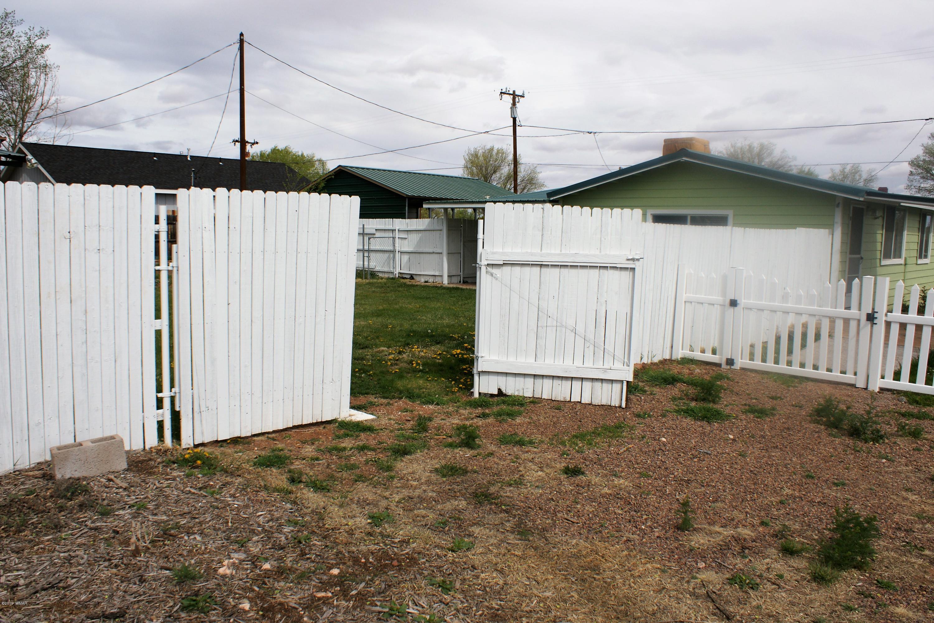 321 South 5th W Street Snowflake, AZ 85937 - Photo 30 of 32 a backyard of a house