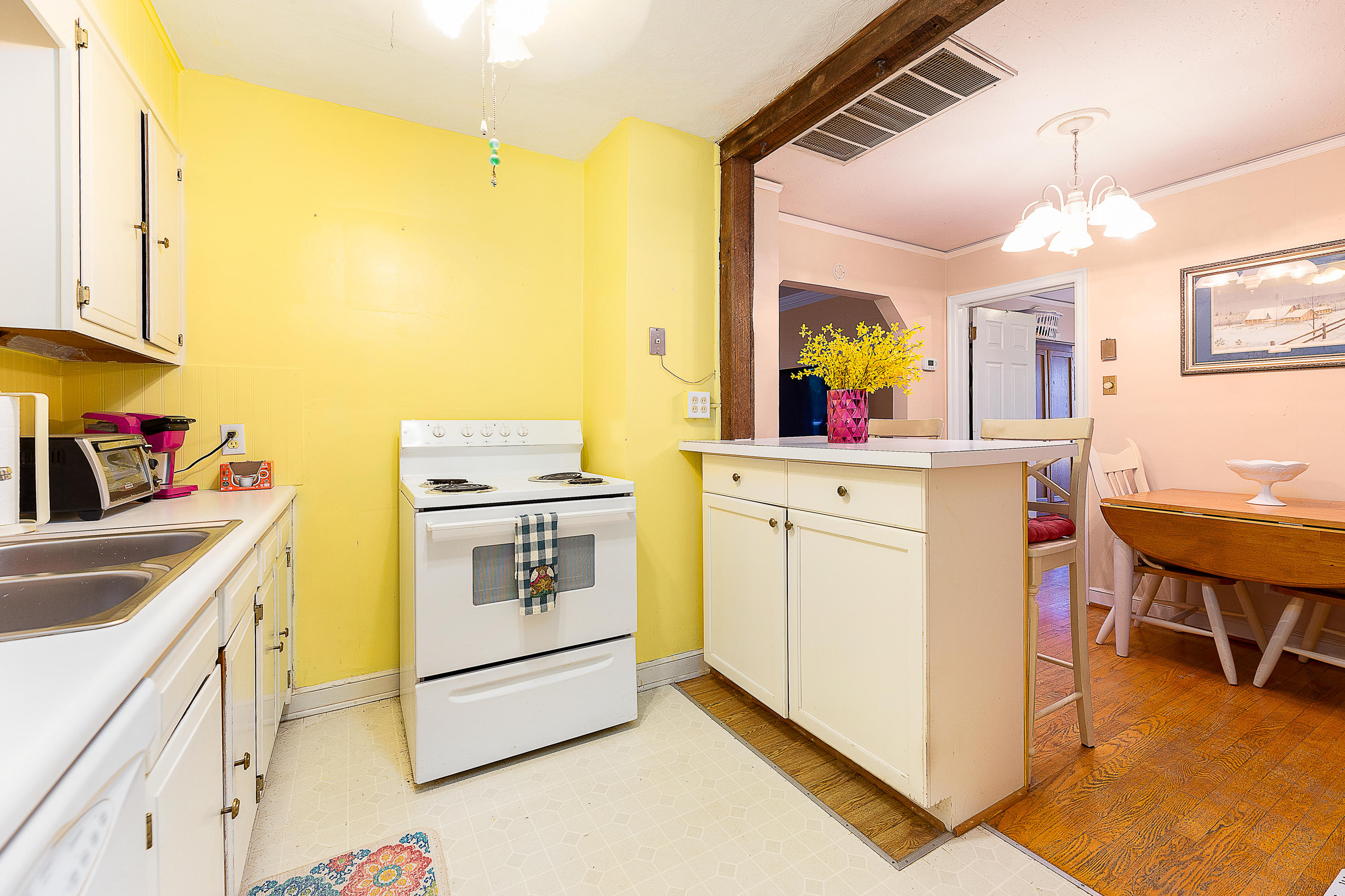2531 Spring Road Southwest Roanoke, VA 24015 - Photo 14 of 19 IMG_ 636_14