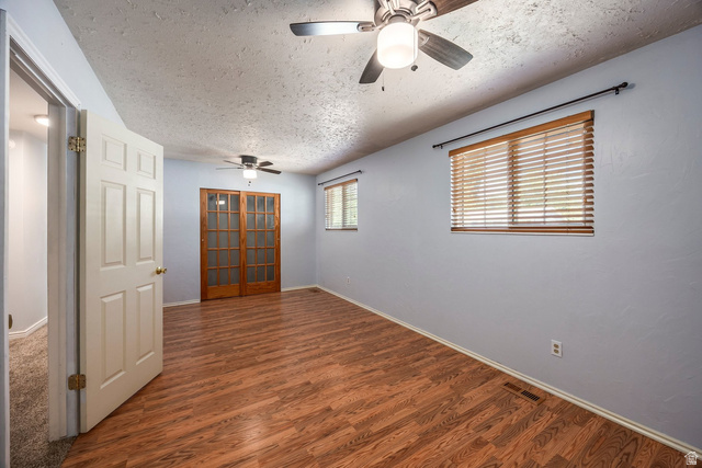 10574 South Crocus Street Sandy, UT 84094 - Photo 12 of 29
