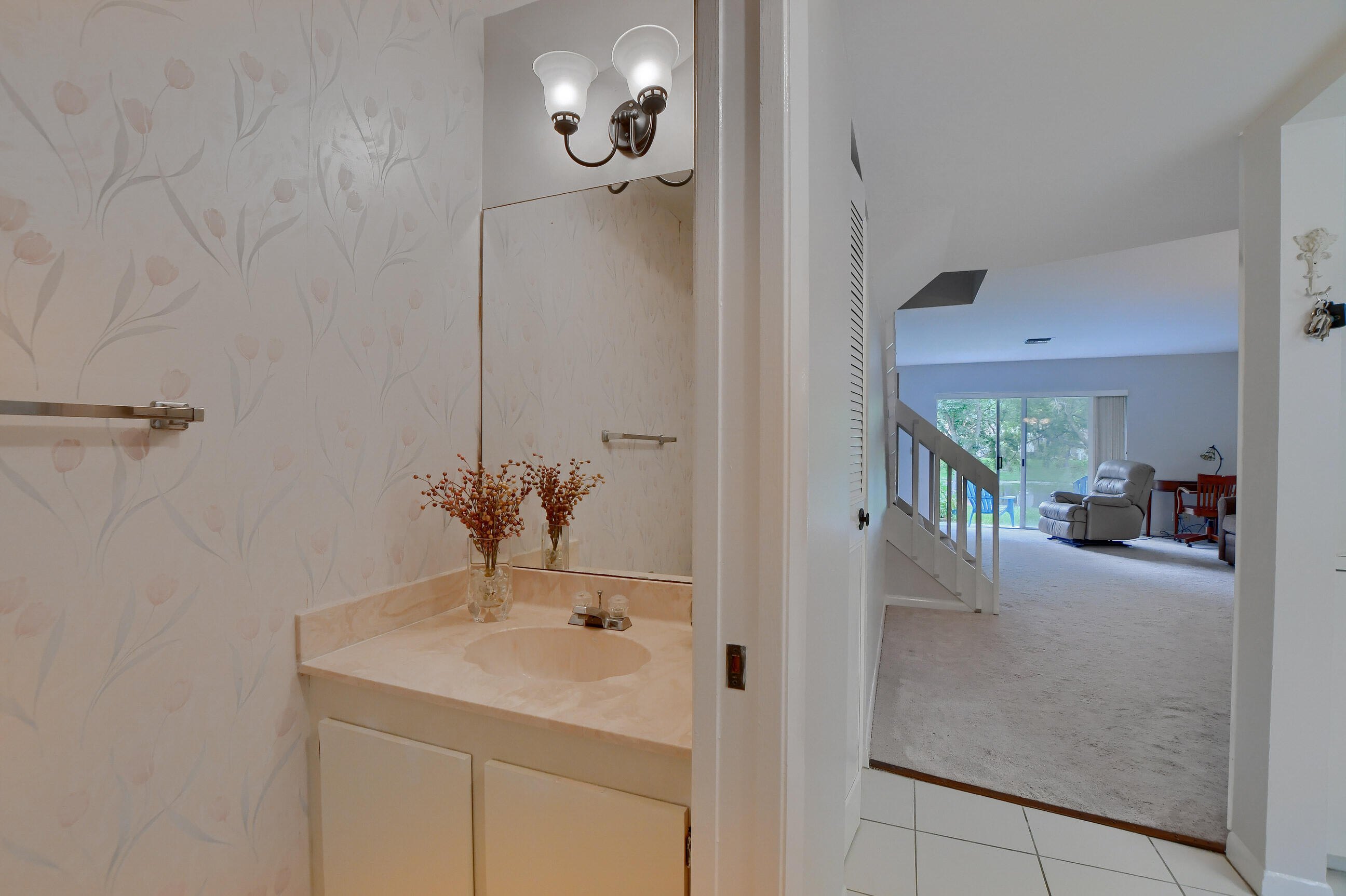 6489 Boca Circle Boca Raton, FL 33433 - Photo 4 of 31 04_ebf_6605-hdr(5)