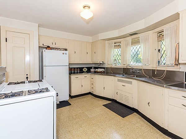 30 Nod Hill Road Newton, MA 02461 - Photo 4 of 20