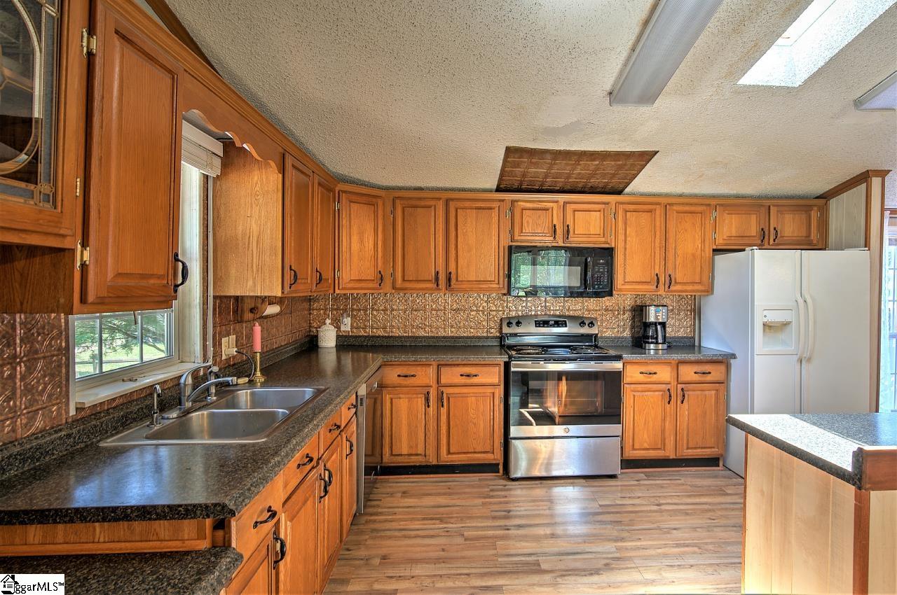3743 Pennington Road Greer, SC 29651 - Photo 12 of 29