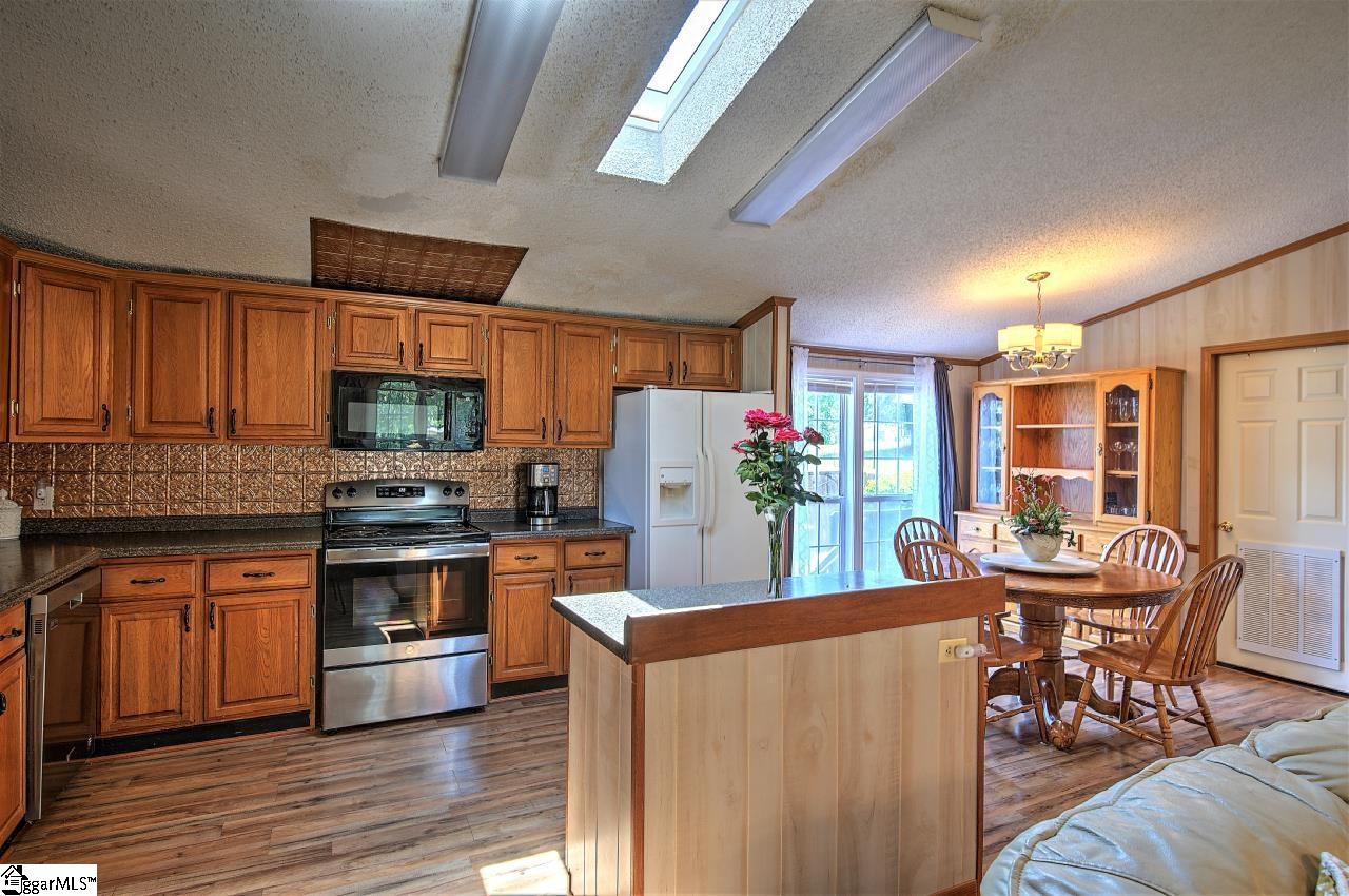 3743 Pennington Road Greer, SC 29651 - Photo 10 of 29