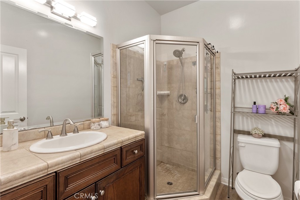 273 Richland Road San Marcos, CA 92069 - Photo 23 of 30 Upstairs hallway full bathroom Upgraded