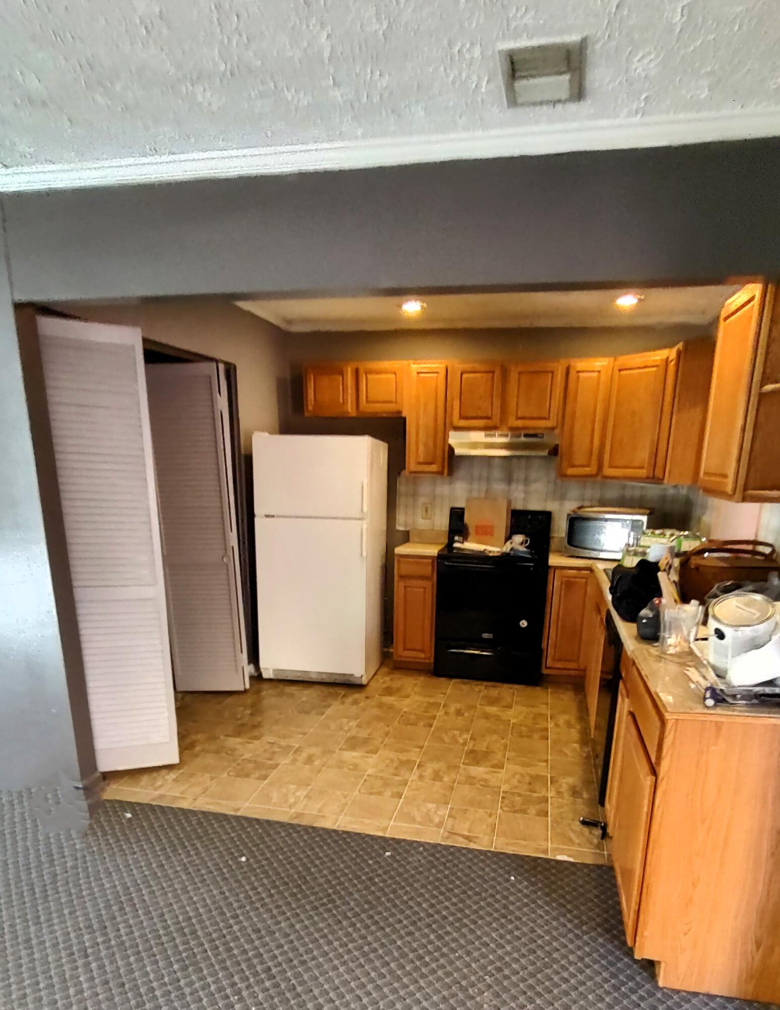 216 Holiday Road Winchester, KY 40391 - Photo 7 of 14 07