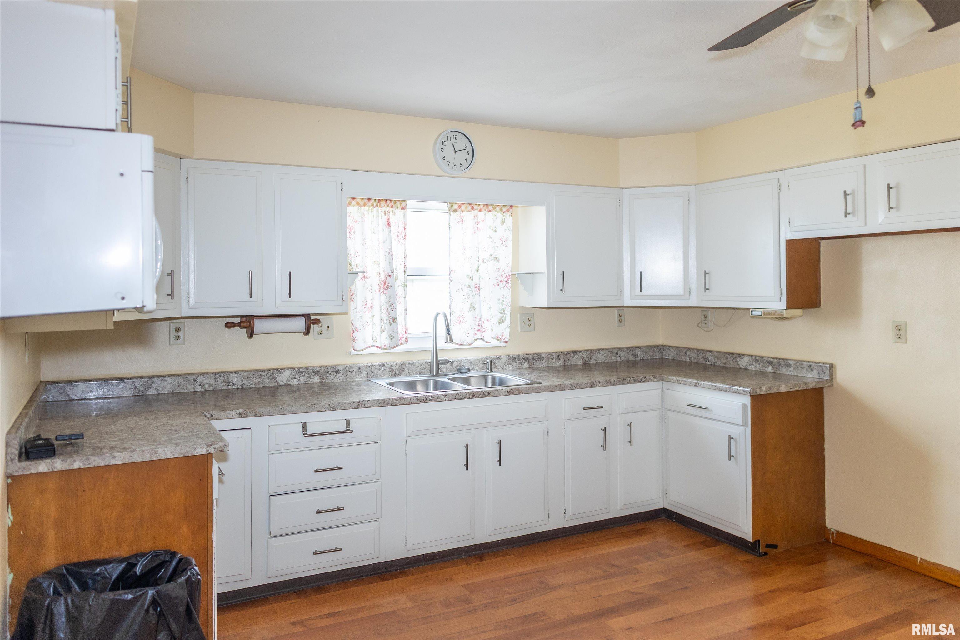 966 North 7th Avenue Canton, IL 61520 - Photo 12 of 57