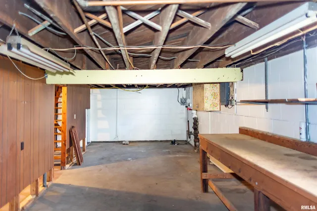 $112,900 | 966 North 7th Avenue, Canton, IL 61520