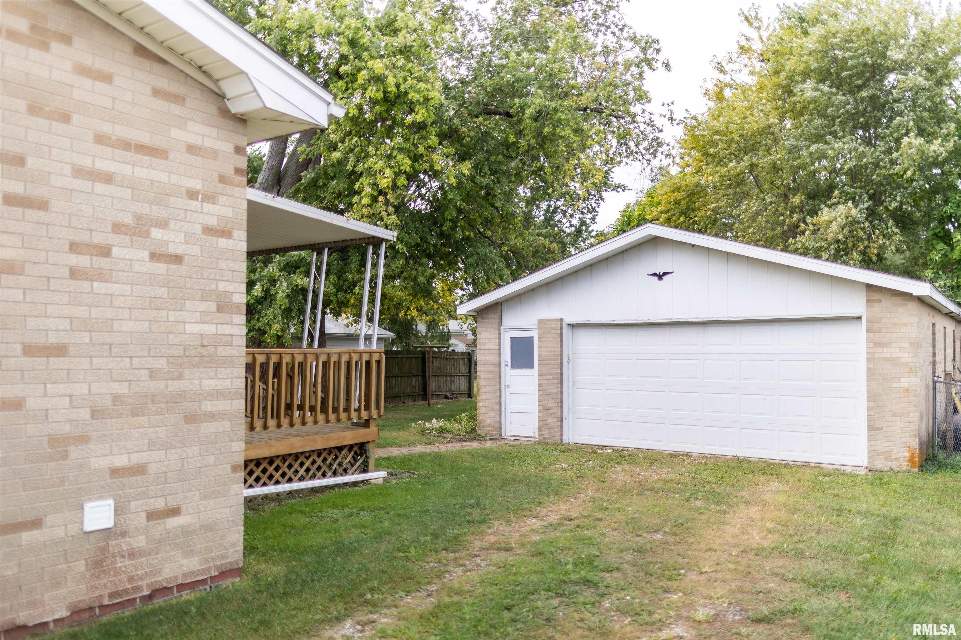 966 North 7th Avenue Canton, IL 61520 - Photo 43 of 57