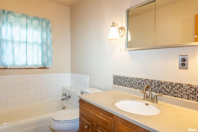 $112,900 | 966 North 7th Avenue, Canton, IL 61520