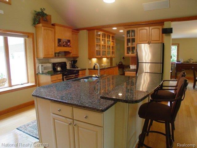 8750 Tipsico Lake Road Holly, MI 48442 - Photo 6 of 25 Ktichen