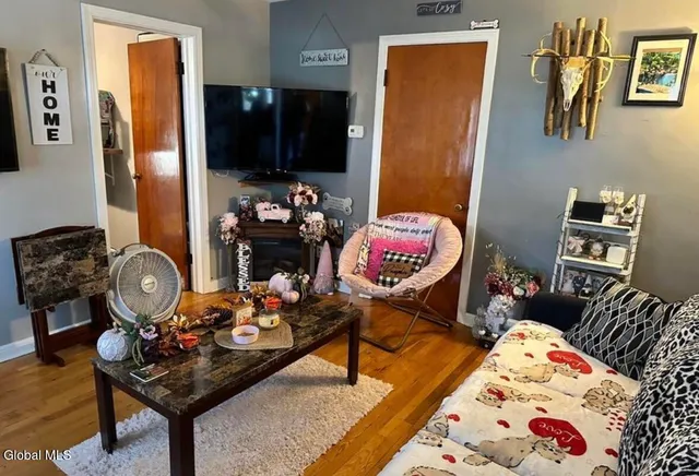 $400,000 | 209 Columbia Turnpike, Unit 4, East Greenbush, NY 12144