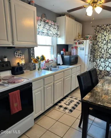 $400,000 | 209 Columbia Turnpike, Unit 4, East Greenbush, NY 12144