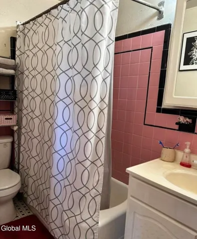 $400,000 | 209 Columbia Turnpike, Unit 4, East Greenbush, NY 12144