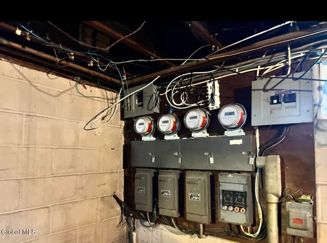 $400,000 | 209 Columbia Turnpike, Unit 4, East Greenbush, NY 12144