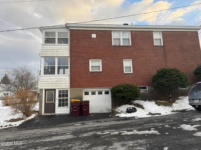 $400,000 | 209 Columbia Turnpike, Unit 4, East Greenbush, NY 12144