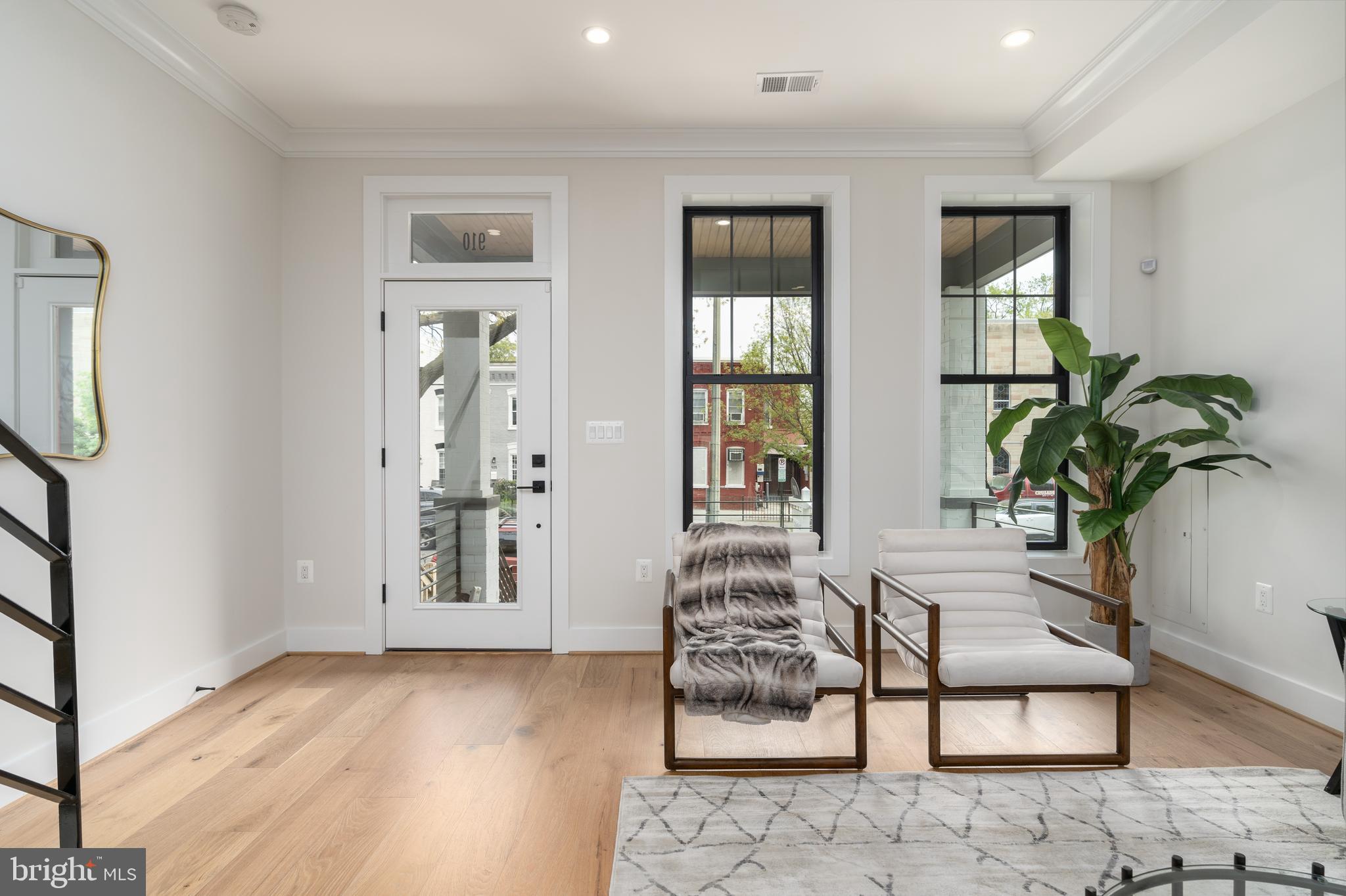 910 8th Street Northeast Washington, DC 20002 - Photo 6 of 62