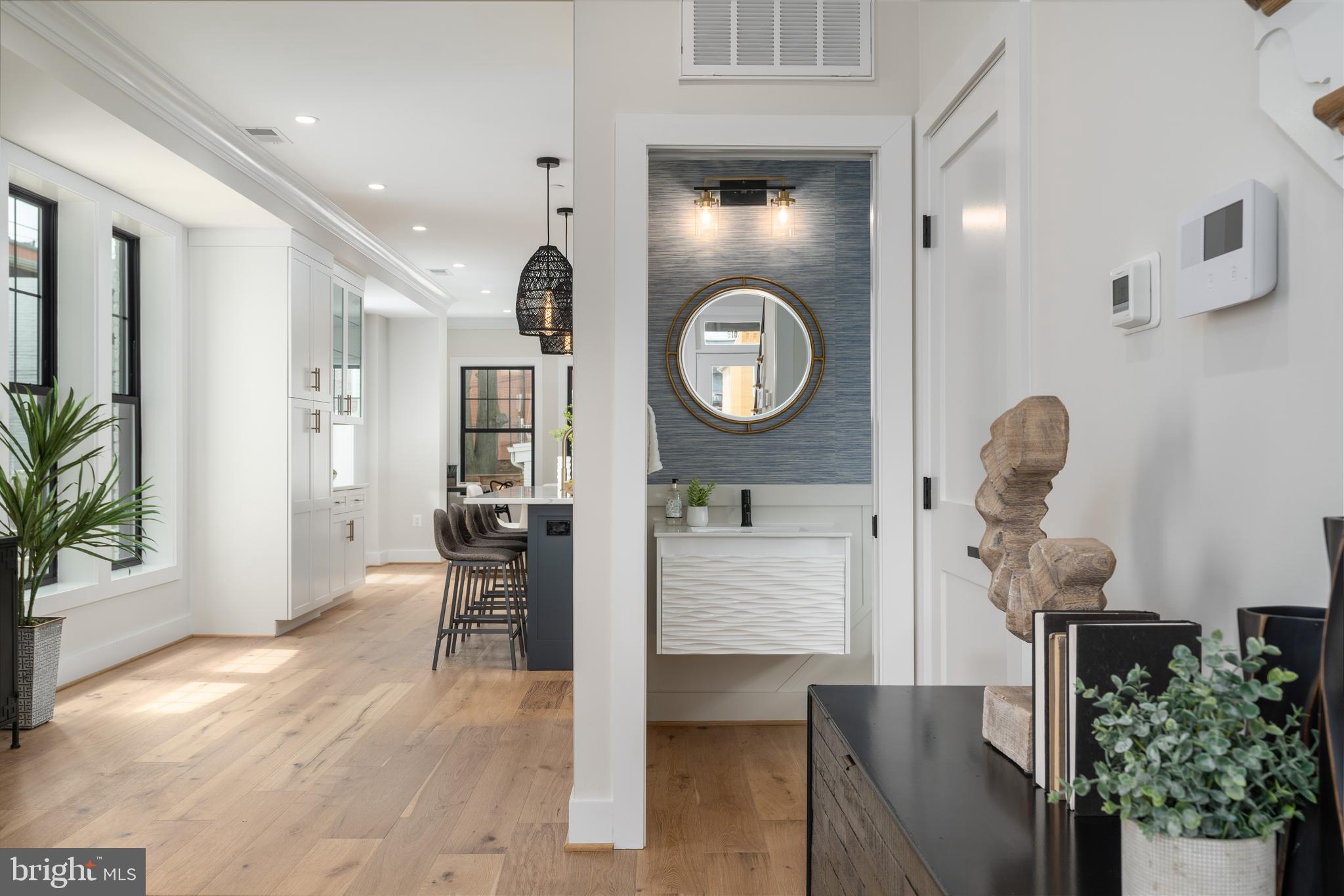 910 8th Street Northeast Washington, DC 20002 - Photo 9 of 62 Main level 1/2 Bath