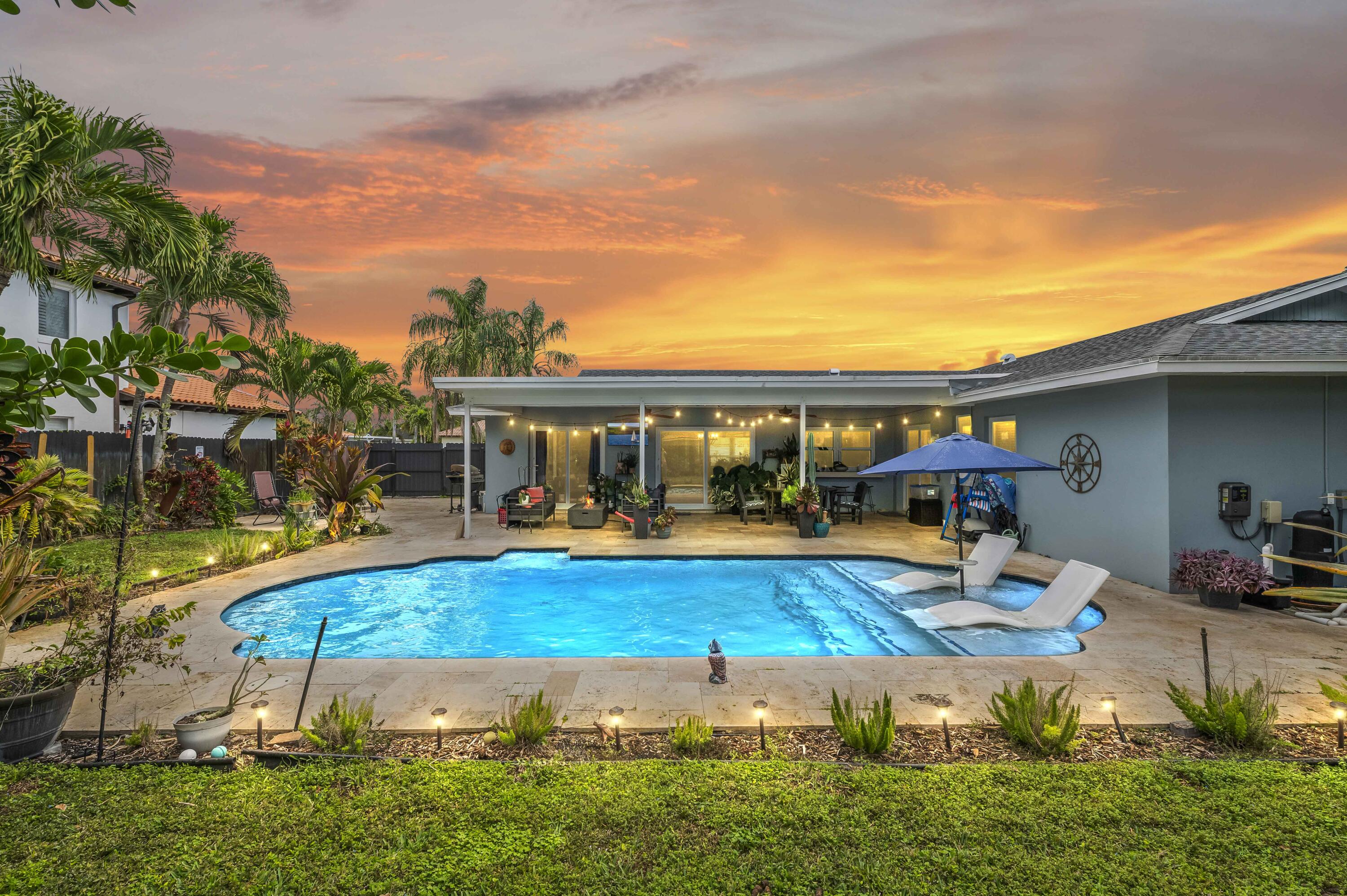 6427 Travis Road Lake Clarke Shores, FL 33406 - Photo 18 of 32 70 twilight 03
