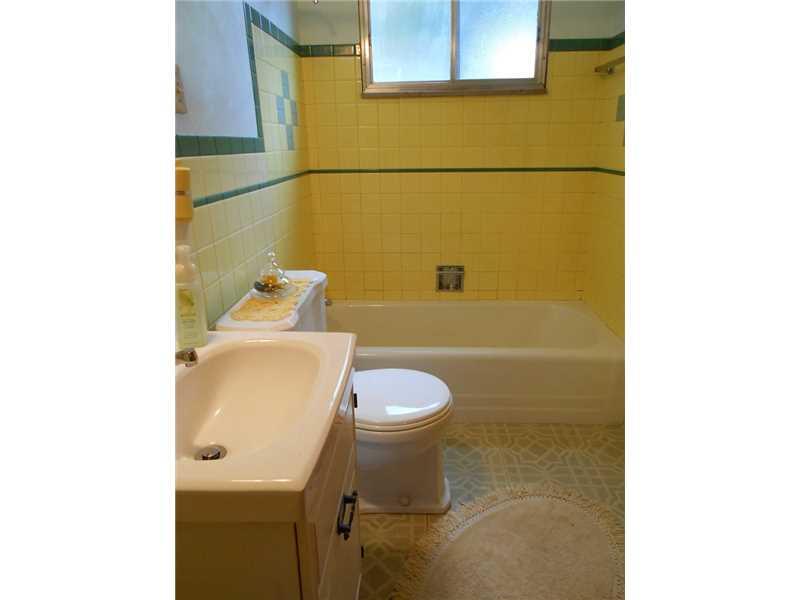 1410 Universal Road Penn Hills, PA 15235 - Photo 10 of 25 Full Bath.