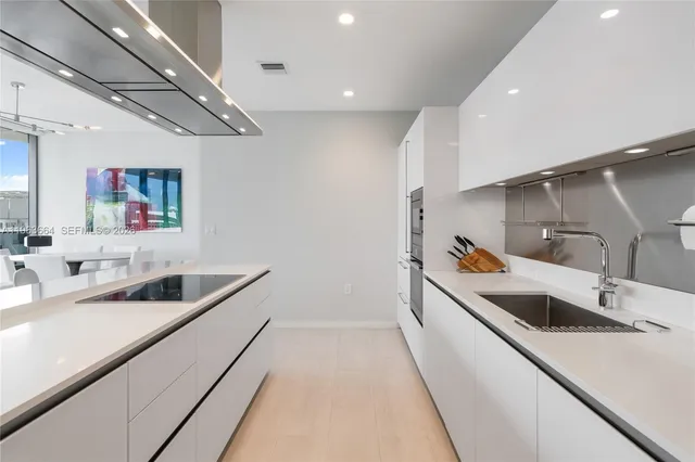 $9,500 | 1000 Brickell Plaza, Unit PH5005, Miami, FL 33131