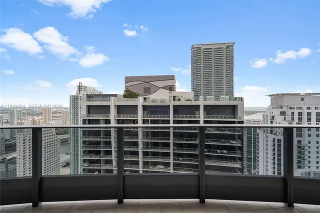 $9,500 | 1000 Brickell Plaza, Unit PH5005, Miami, FL 33131