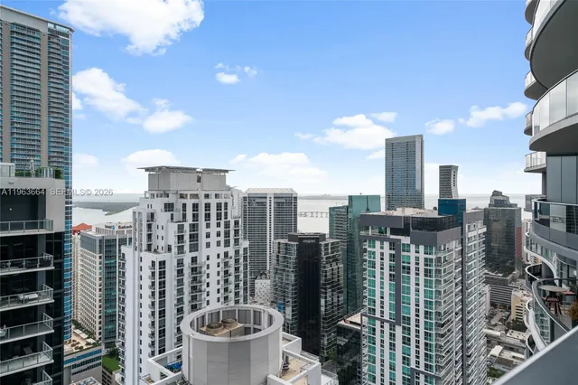 $9,500 | 1000 Brickell Plaza, Unit PH5005, Miami, FL 33131