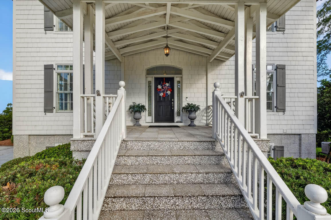 941 Champney St. Simons Island, GA 31522 - Photo 5 of 60