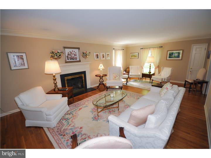 1961 Kimberwick Road Media, PA 19063 - Photo 8 of 25 Living Room